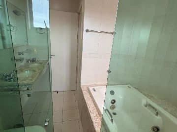 banheiro da su�te master com hidromassagem