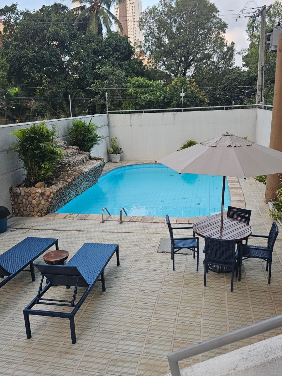 piscina do condom�nio